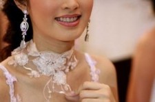 遂宁人妖皇后(中国富豪娶人妖皇后)