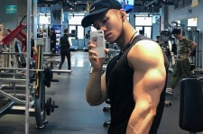 遂宁肌肉男模(肌肉男模拟器)