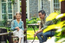 遂宁坦言带老伴游遍中国(我和老伴去旅游)