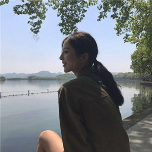 遂宁私人伴游网带你看到天际，白色盐湖无际，蓝色天空无边