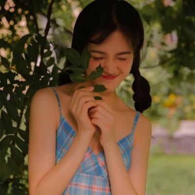 遂宁伴游女生柳如烟的资料