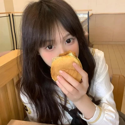 遂宁伴游女生李心怡的资料