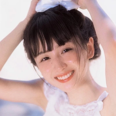 遂宁伴游女生唐未央的资料
