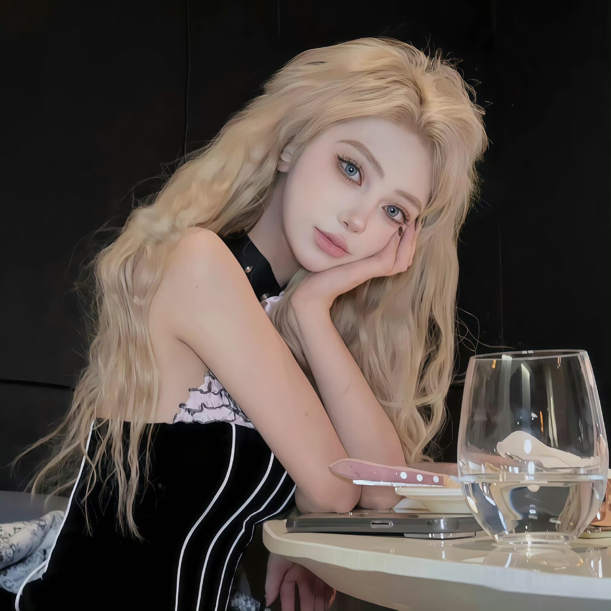 遂宁伴游女生晨露的资料