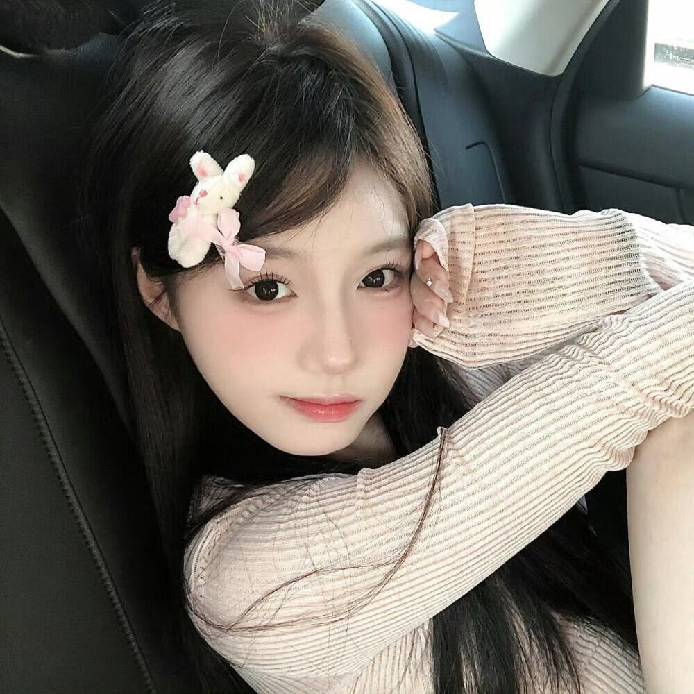 遂宁伴游女生沈欣白的资料