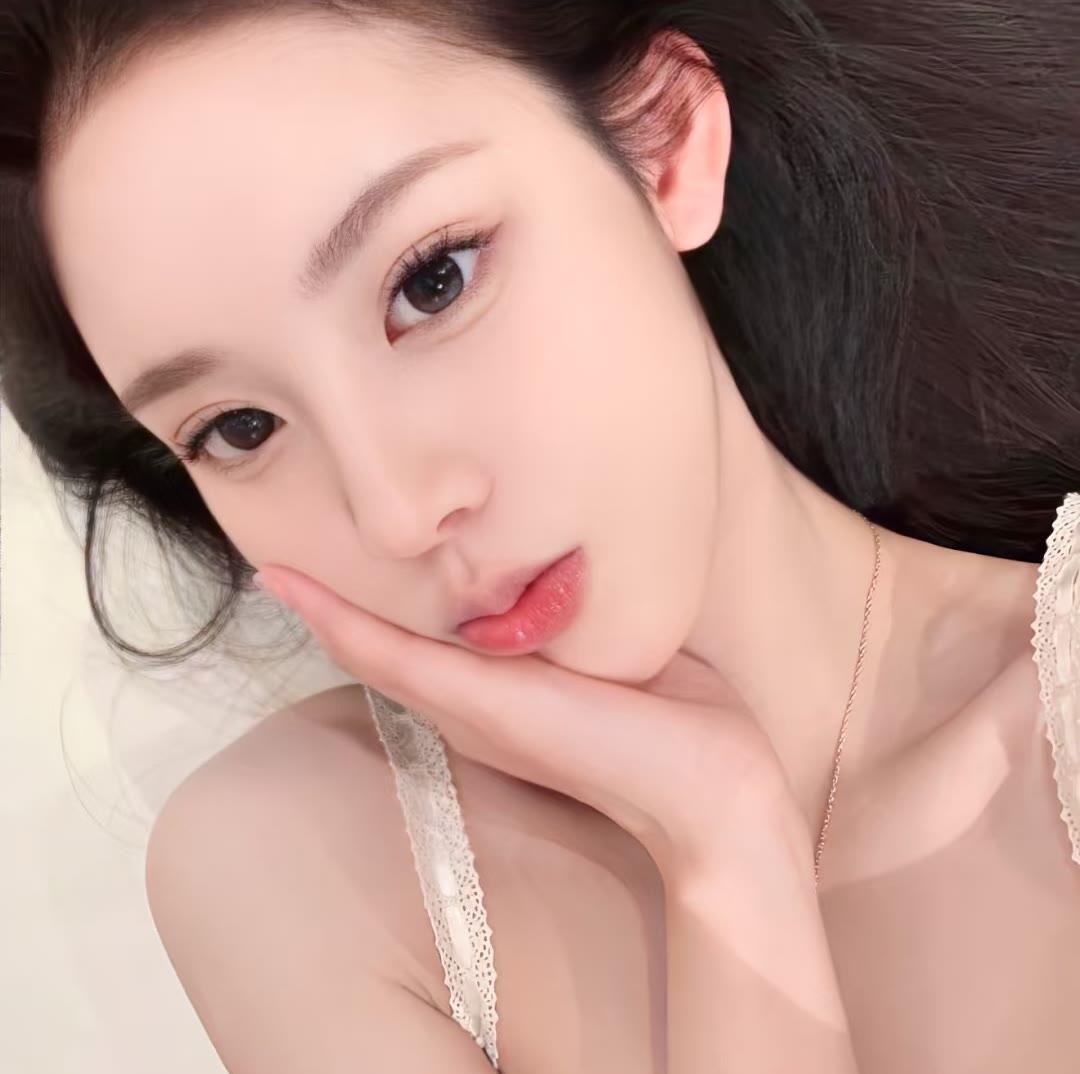 遂宁伴游女生佛白易的资料