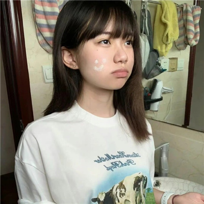 遂宁伴游女生邝易云