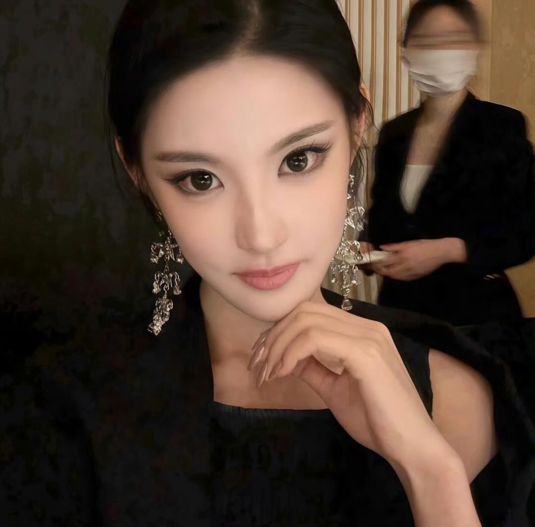遂宁伴游女生 | Isabella Chen的资料